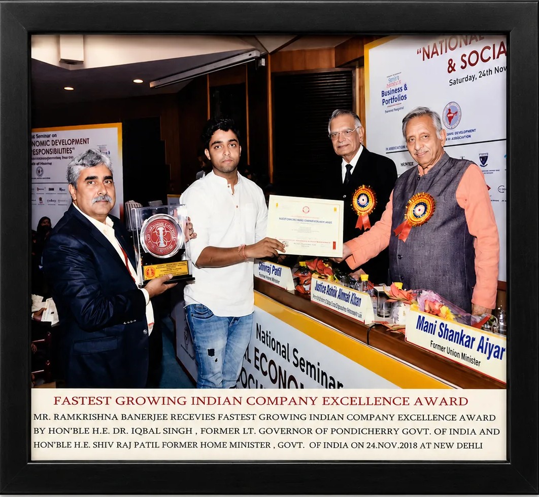 Fastest Growing Indian Company Excellence Award received by Hindusthan Chemicals